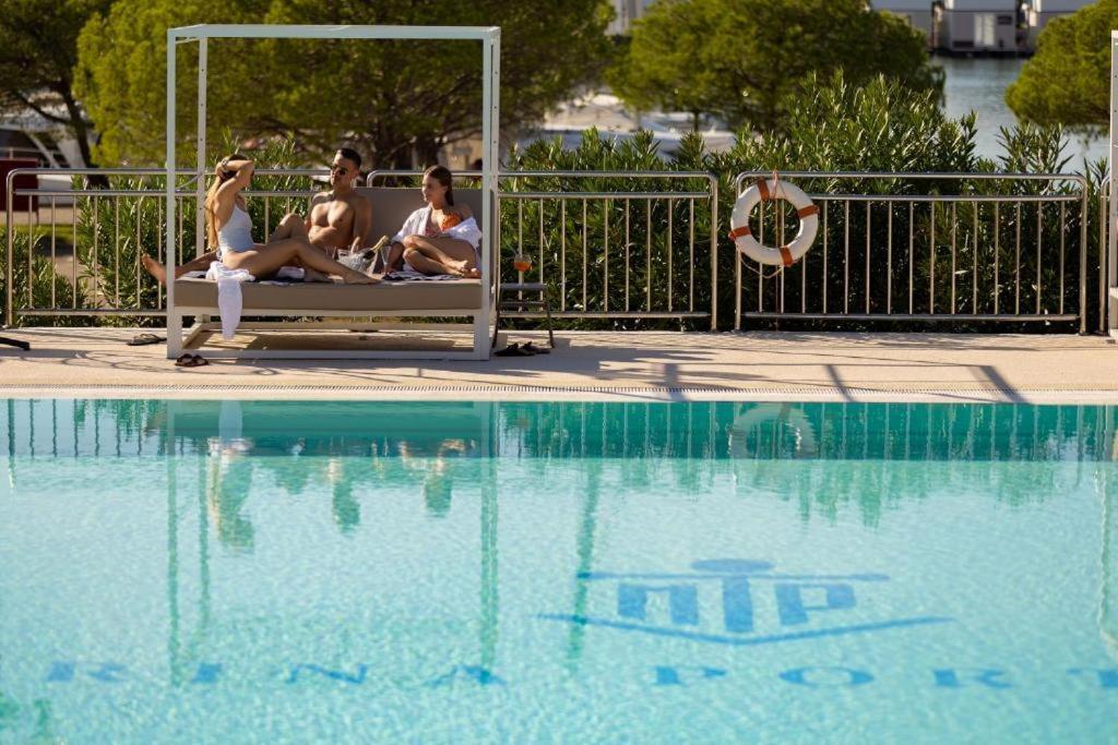 Apartamento Floating Sea House Shark 3 Portoroz Exterior foto