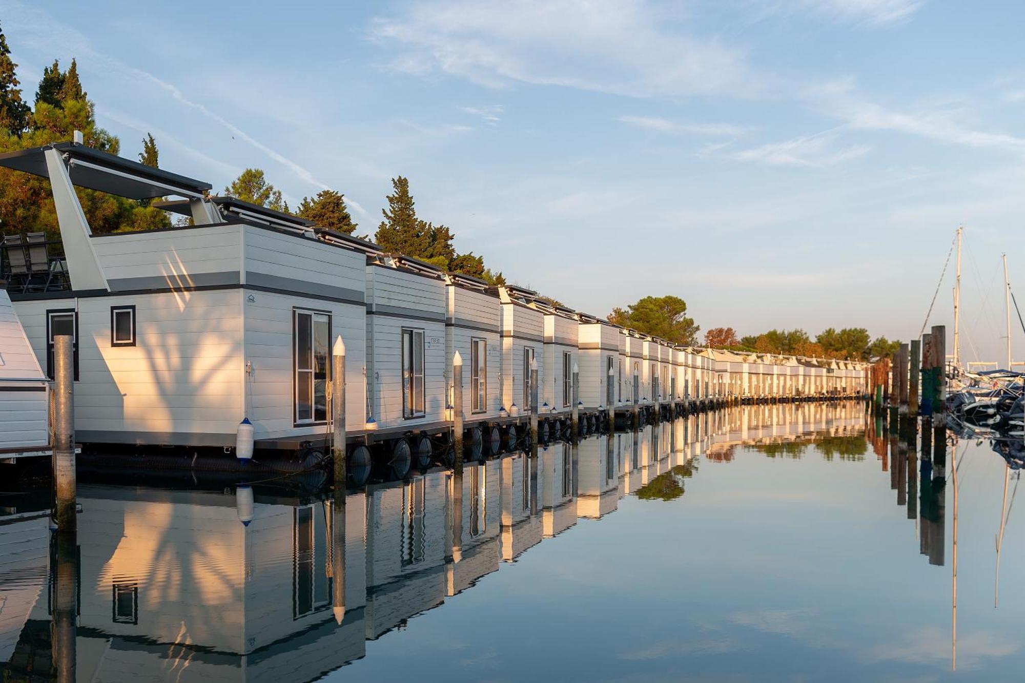 Apartamento Floating Sea House Shark 3 Portoroz Exterior foto