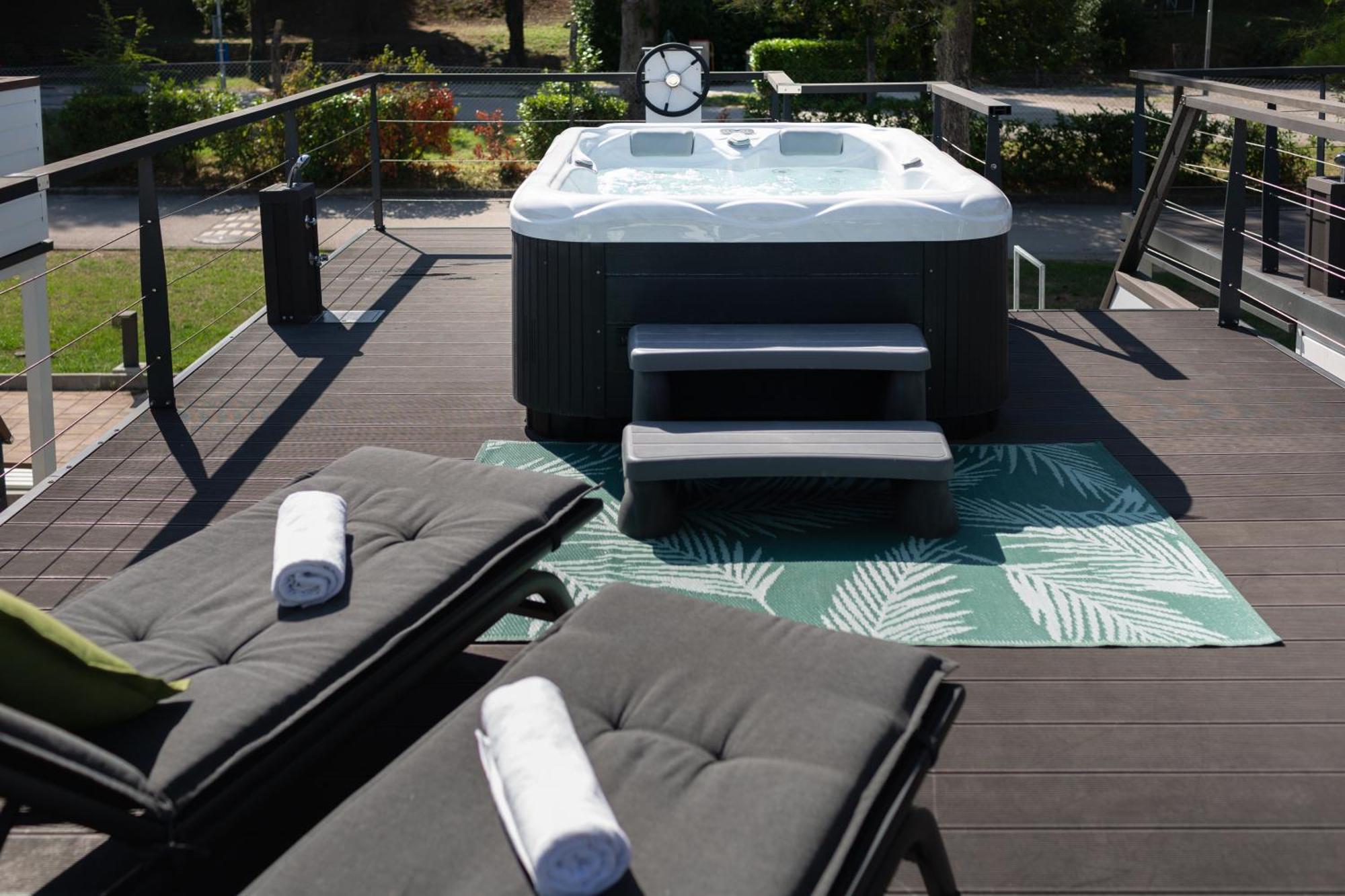 Apartamento Floating Sea House Shark 3 Portoroz Exterior foto